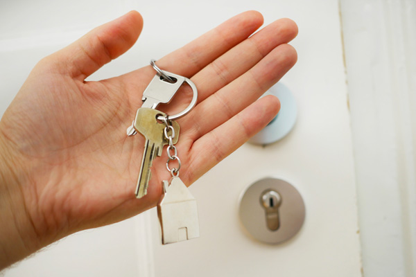 Immoveo_chiavi_di_casa_mano_immoinvest
